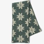 KNIT SCARF – SNOWFLAKES ¥9,900