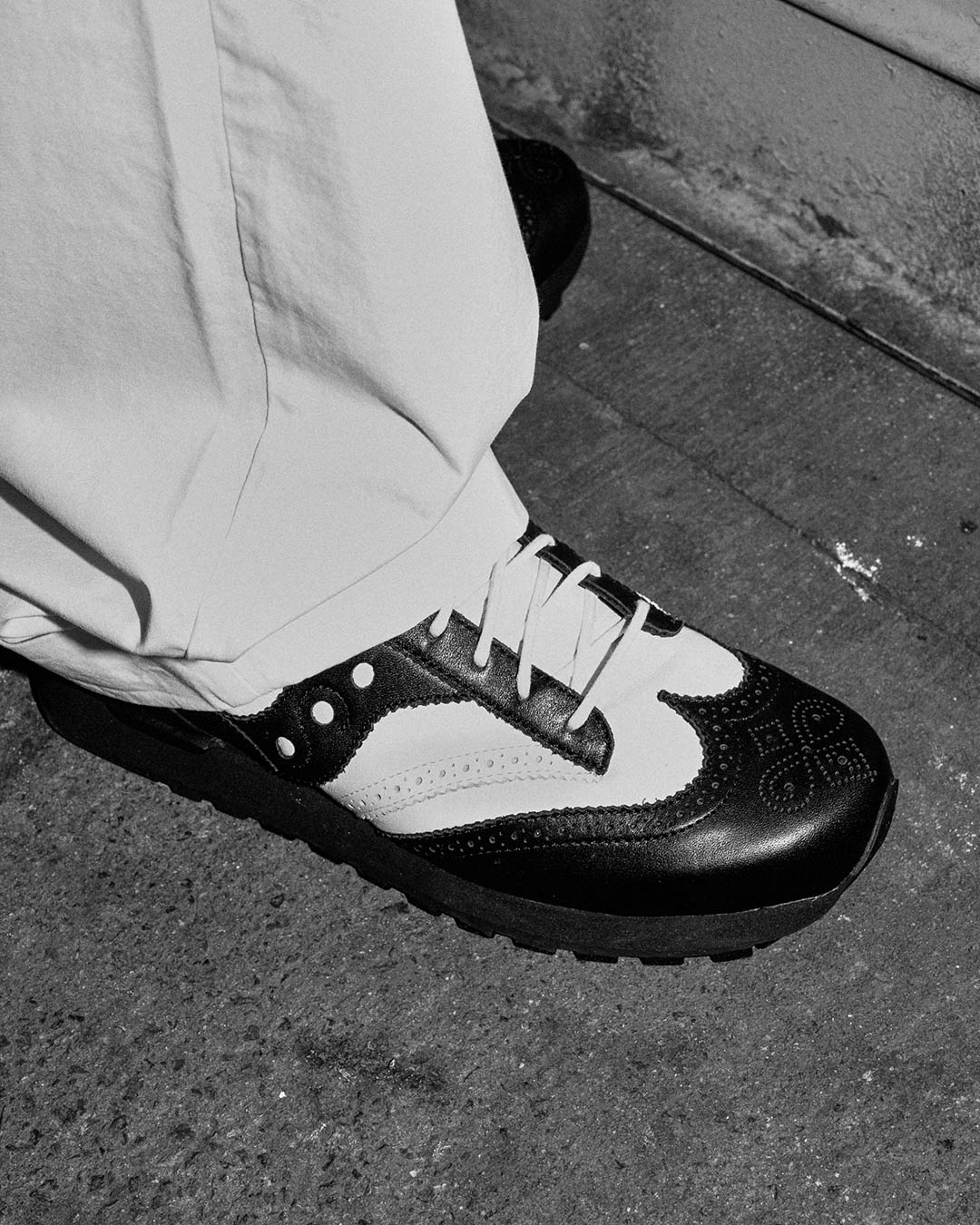 〈EG〉x〈Saucony〉6月6日(土) 発売 2トーンカラーのウィングチップシューズが登場
